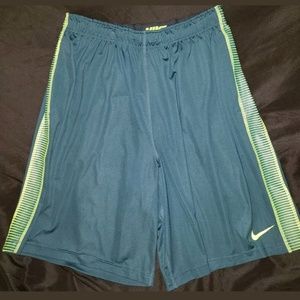 MEN'S NIKE FLY SNL PRINT SHORTS - NWOT - XLARGE
